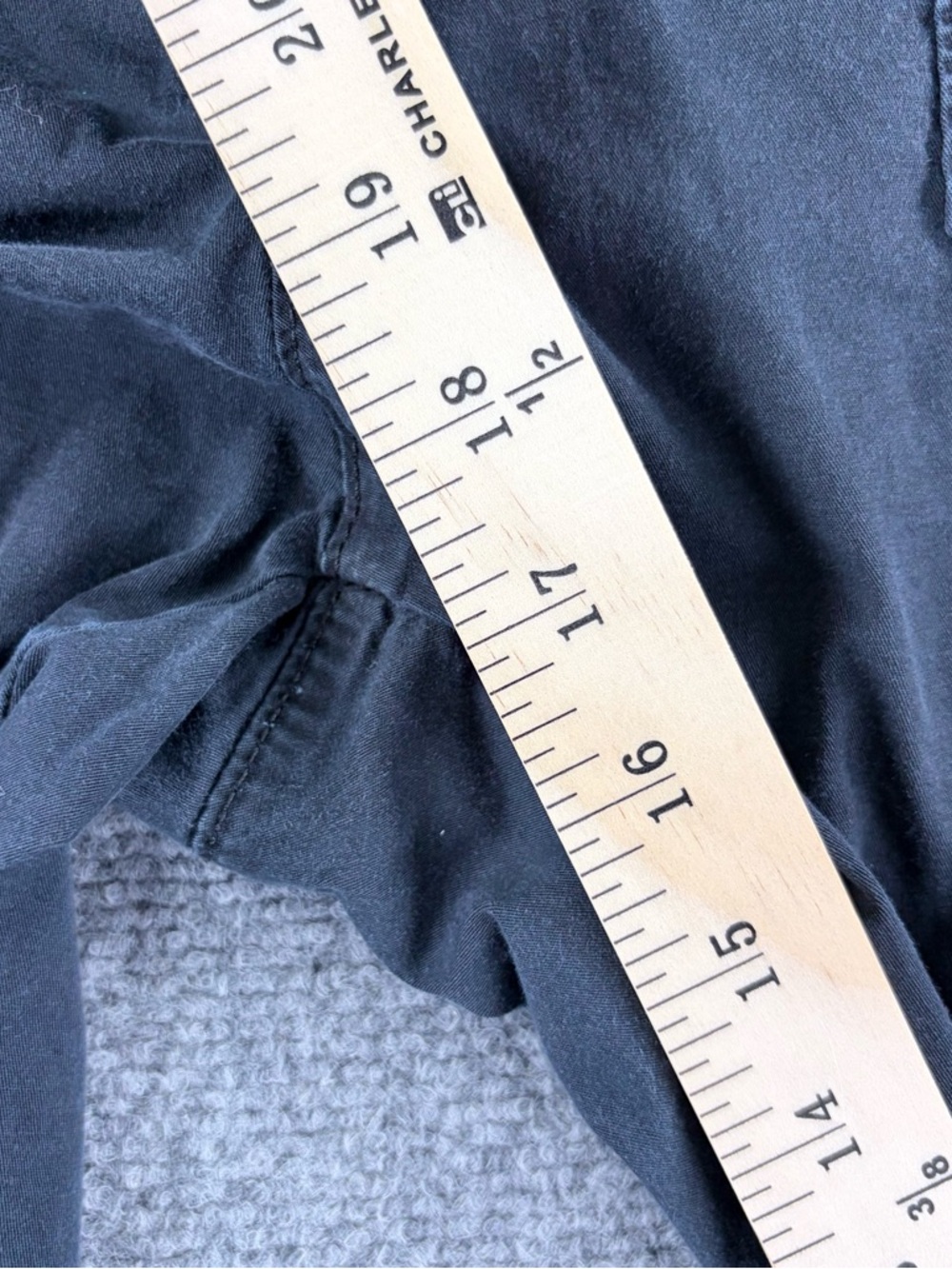 Lee Black Cargo Capris - Picture 5 of 10